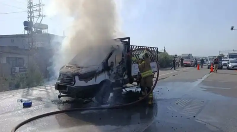 Trafikte Araç Yangını Paniği!