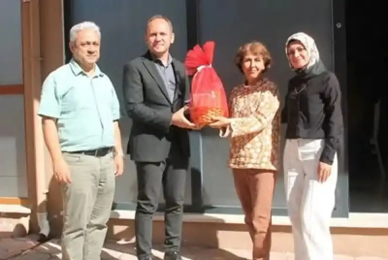 Erzin’in Portakal Çiçeği Kolonyasına Kaymakam Desteği