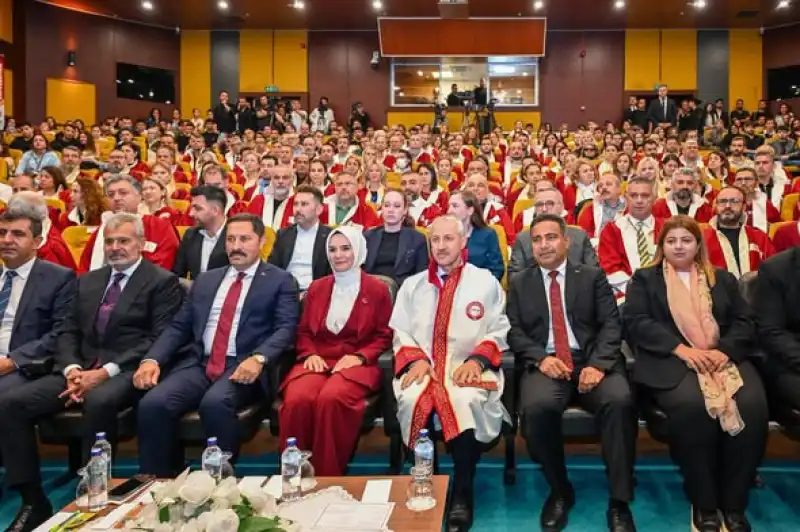 Bakan Göktaş, MKÜ’de Akademik Yıl Heyecanına Ortak Oldu