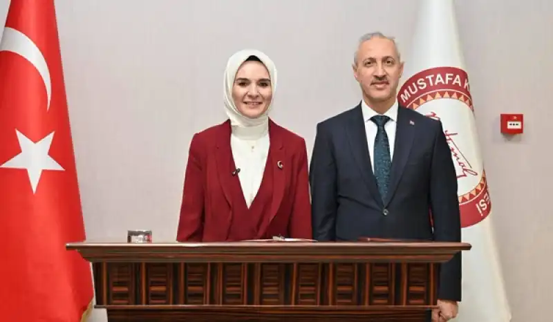 Bakan Göktaş, MKÜ’de Akademik Yıl Heyecanına Ortak Oldu
