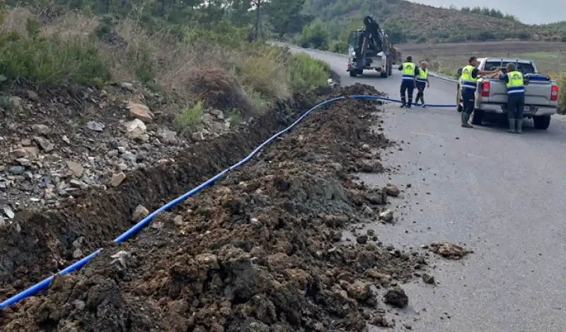 Arsuz Yukarıkepirce’de Içme Suyu Hattı Yenileniyor 