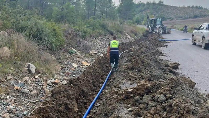Arsuz Yukarıkepirce’de Içme Suyu Hattı Yenileniyor