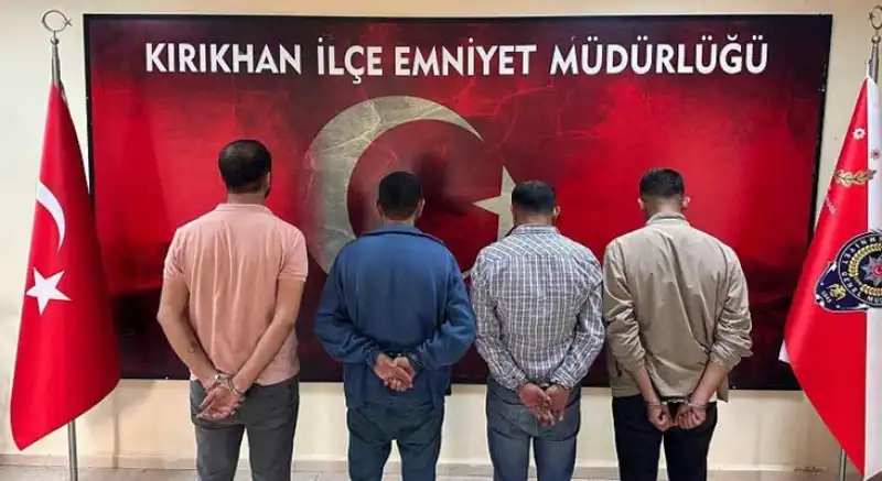 Park Halindeki Otomobile Kurşun Yağdıran Zanlılar Tutuklandı