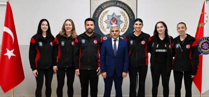 Hatay’ın Voleybolcularından Emniyet Müdürlüğüne Ziyaret