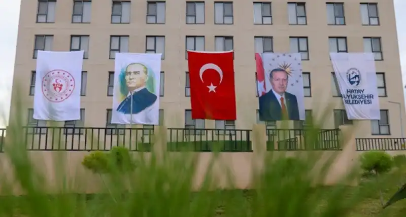Mevlâna İdris Kız öğrenci Yurdu Kırıkhan’da Törenle Hizmete Açıldı