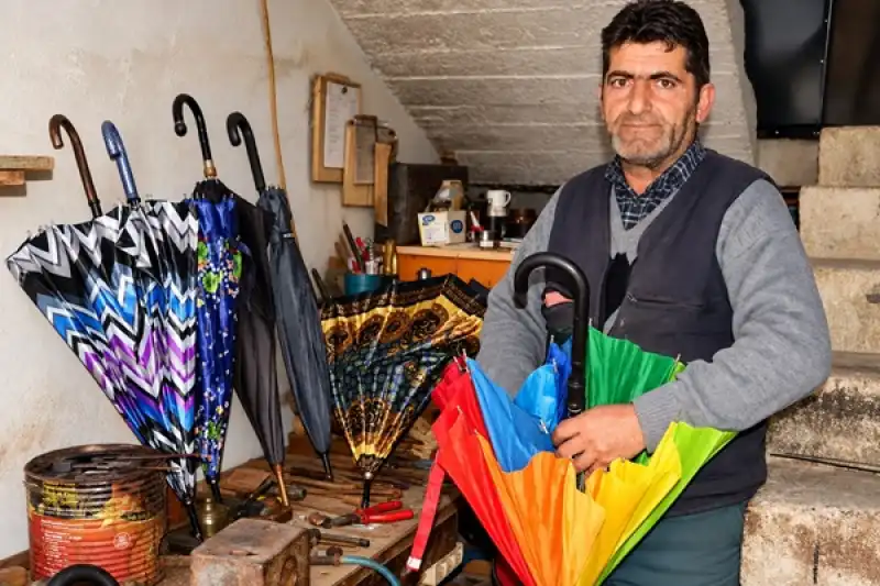 Şemsiye Tamirciliğinin Son Ustası Zamana Direniyor