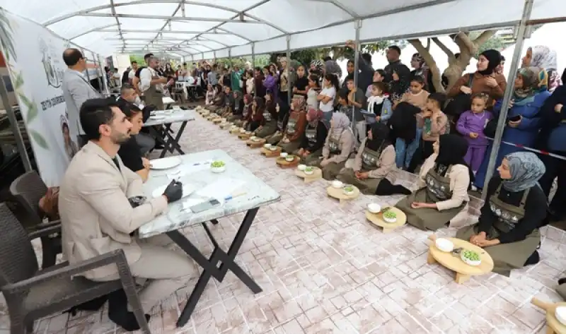 Zeytin Çekirdeği Çıkarma Yarışması Renkli Görüntülere Sahne Oldu