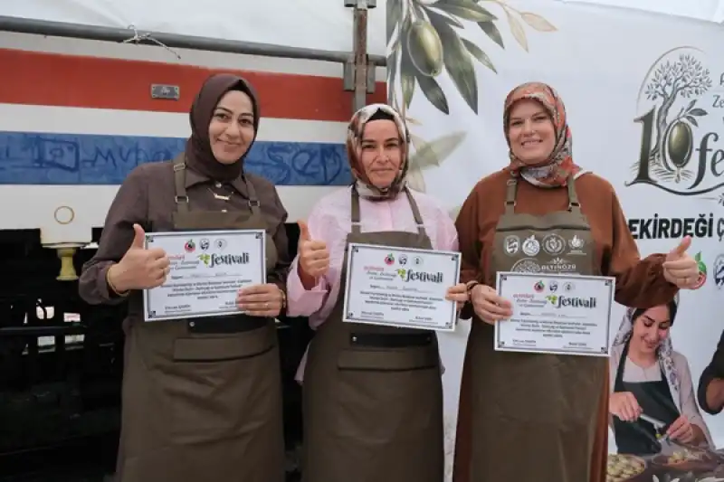 Zeytin Çekirdeği Çıkarma Yarışması Renkli Görüntülere Sahne Oldu