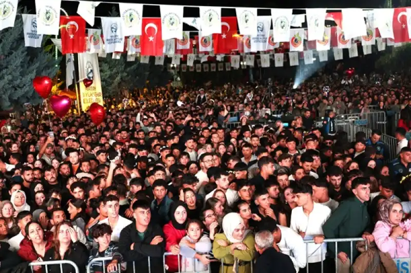 Festival’de Derya Bedavacı Rüzgârı