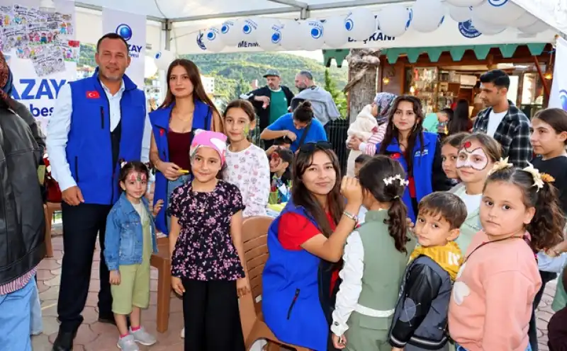Zeytin Festivalin En Renkli Durağı Beyazay Standı Oldu