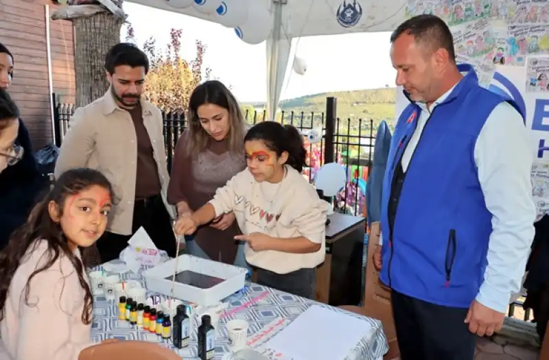 Zeytin Festivalin En Renkli Durağı Beyazay Standı Oldu