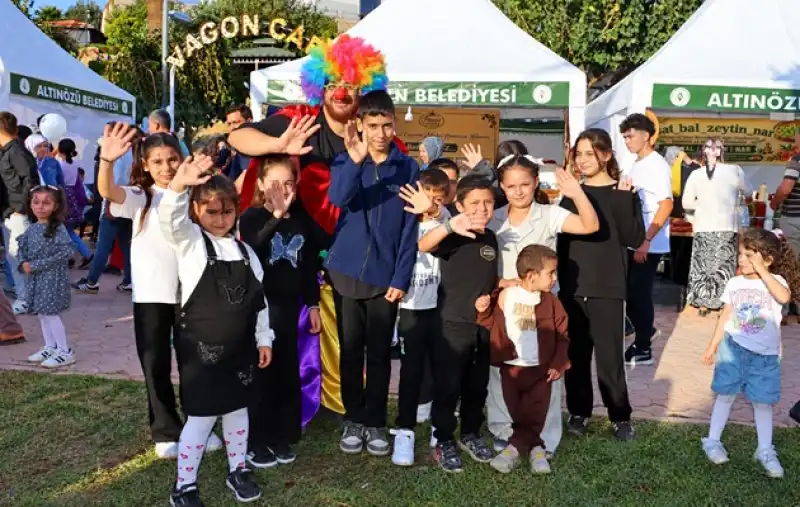 Festivalin Gönüllü Palyaçosu Gönülleri Fethetti