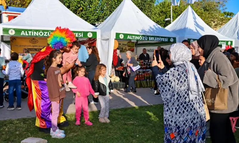 Festivalin Gönüllü Palyaçosu Gönülleri Fethetti