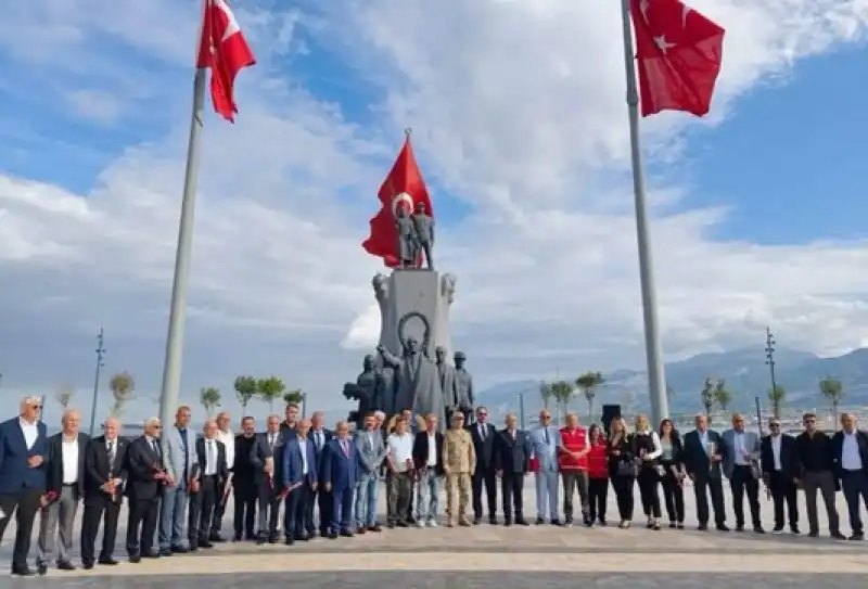 İskenderun’da Muhtarlar Günü Törenle Kutlandı