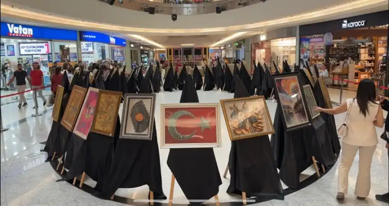Sanatseverleri Buluşturan Sergi Açıldı 