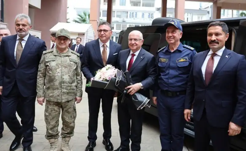 Millî Savunma Bakanı Yaşar Güler’den İskenderun Belediyesi’ne Ziyaret