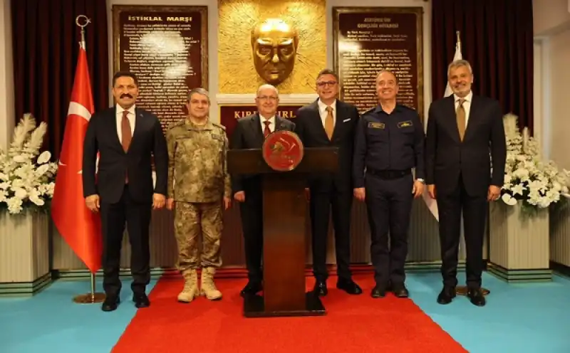 Millî Savunma Bakanı Yaşar Güler’den İskenderun Belediyesi’ne Ziyaret
