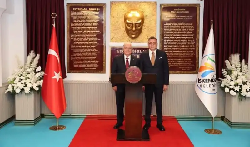 Millî Savunma Bakanı Yaşar Güler’den İskenderun Belediyesi’ne Ziyaret