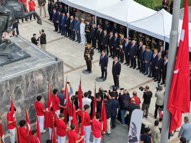 Başkan Öntürk 29 Ekim çelenk Sunma Törenine Katıldı