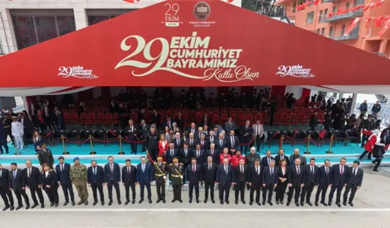 Yeniden Hayat Bulan Atatürk Caddesi’nde Cumhuriyet Coşkusu