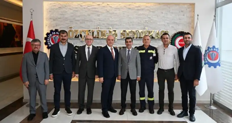 İsdemir Genel Müdürü Ayhan Akın’dan Özçelik-iş Sendikası’na Hayırlı Olsun Ziyareti