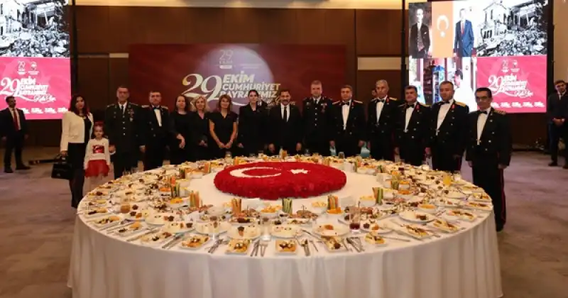 Vali Masatlı, Cumhuriyet Bayramı Resepsiyonunda Hataylılarla Buluştu