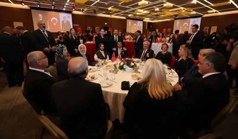 Vali Masatlı, Cumhuriyet Bayramı Resepsiyonunda Hataylılarla Buluştu