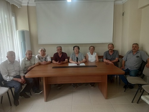 Emekliler sefil hayata sadakaya ve açlığa mahkum edildi
