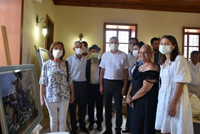 Arsuz da Zümrüdü Anka Misali sergisi