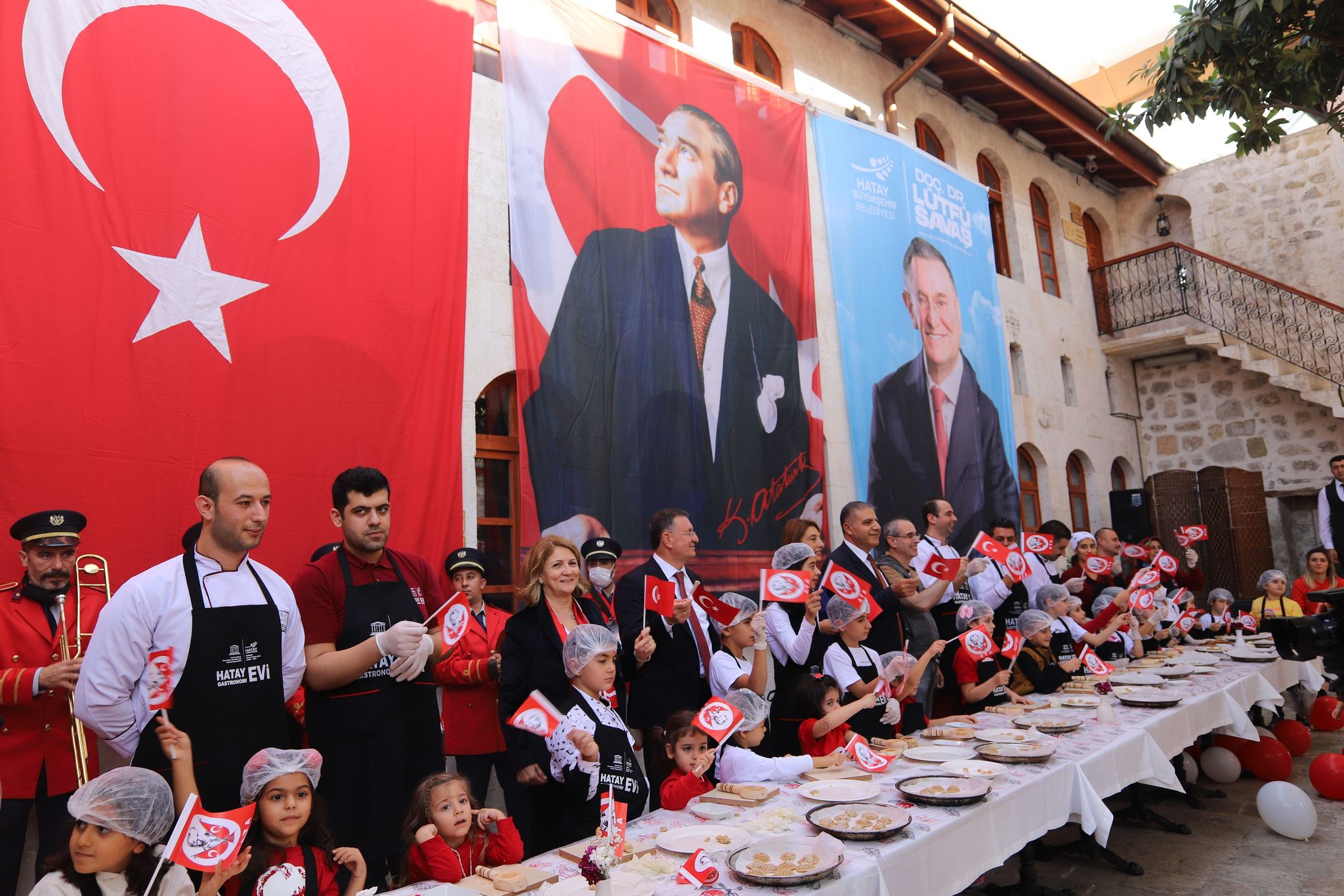 Kaç yaşında olursanız olun günde 2 bardak süt için