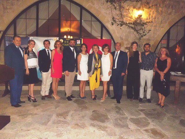  Defne Rotary Kulübünde görev değişimi