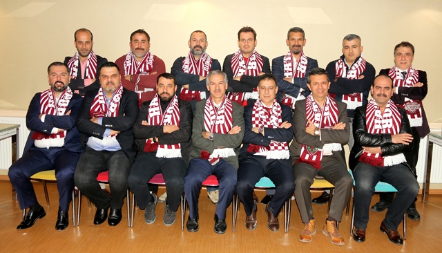 Erzurumspor taraftarıyla birlikte Türkiyeye mesaj vermek istiyoruz