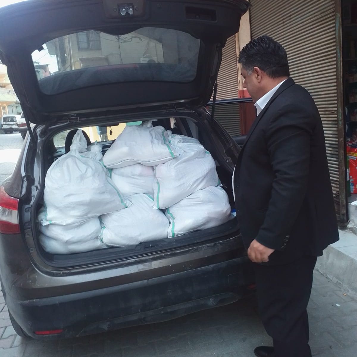 Altınözü Dayanışma Derneğinden 75 koli Ramazan yardımı