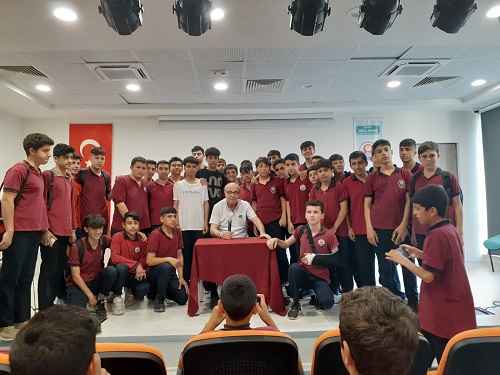 Öğrencilerle anılarını paylaştı