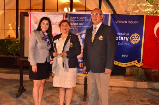 Antakya Rotary Kulübünde devir teslim töreni