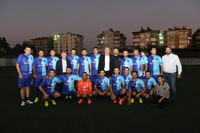 Yılmaz farklı galip gelen takımını kutladı