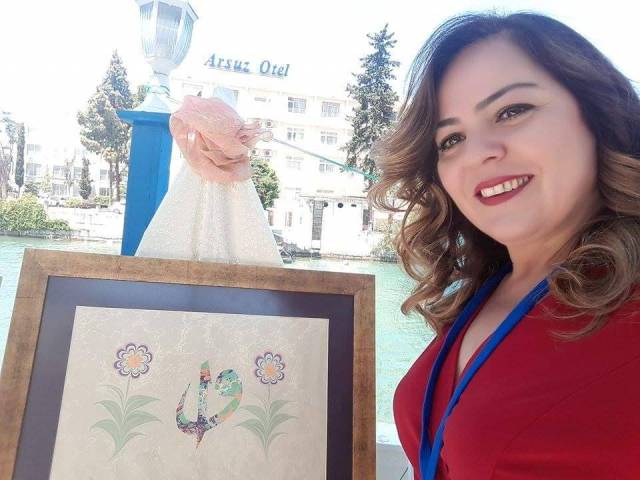 Tutuklu ve hükümlüler ebru sanatını sergiledi