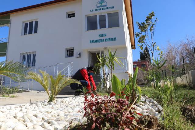 HBB den Defne belediyesi kadın dayanışma merkezine peyzaj çalışması