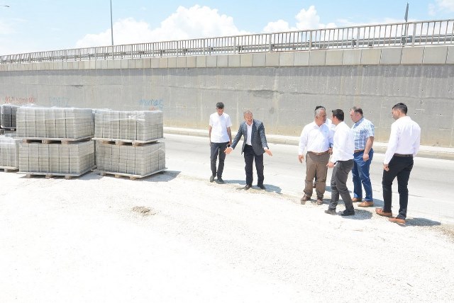 Kimyeci Narlıca servis yolunda inceleme yaptı