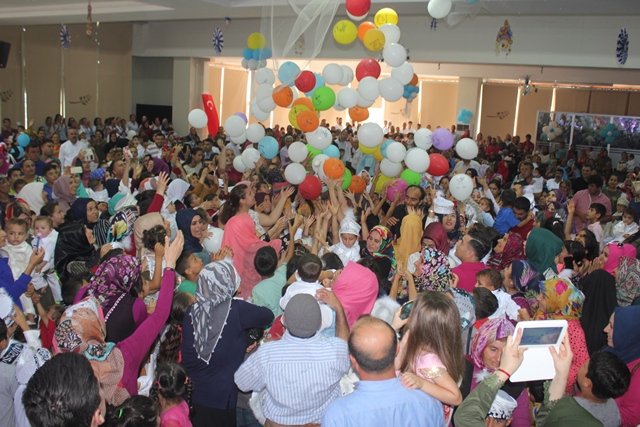 Çocuklara Başkan Savaştan hediye