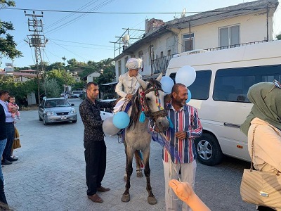 Altınözü Karsu geleneksel sünnet törenleri yaşatılıyor