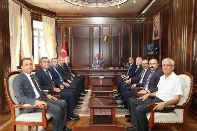 Vali Doğana taziye ziyaretleri sürüyor