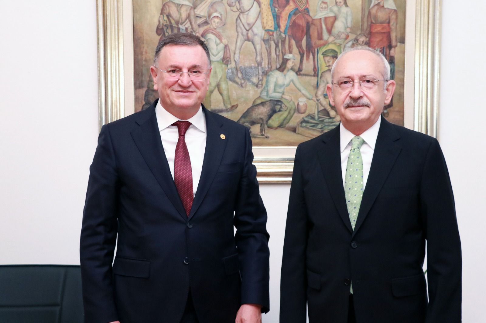 Diplomasını belediye başkanın elinden aldı