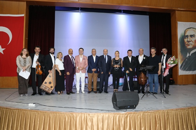 TRT sanatçıları konser verdi