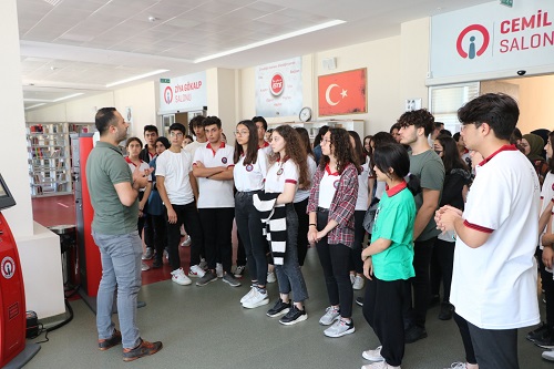 Lise öğrencilerinden İSTE’ye ziyaret
