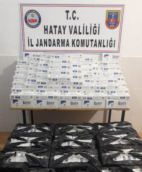 Kamyonette 9 bin 300 kaçak sigara ele geçirildi