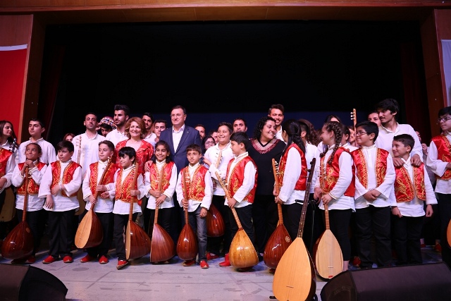 Türküler BARIŞ için söylendi