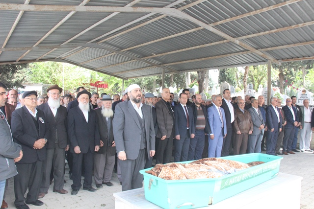 Derviş Dönmez gözyaşları içinde son yolculuğuna uğurlandı 