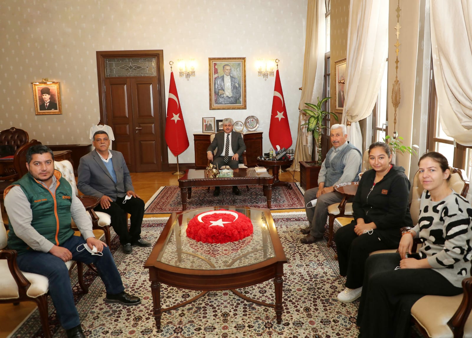 Romanlar Federasyonu Hatay da Vali Doğanı ziyaret etti