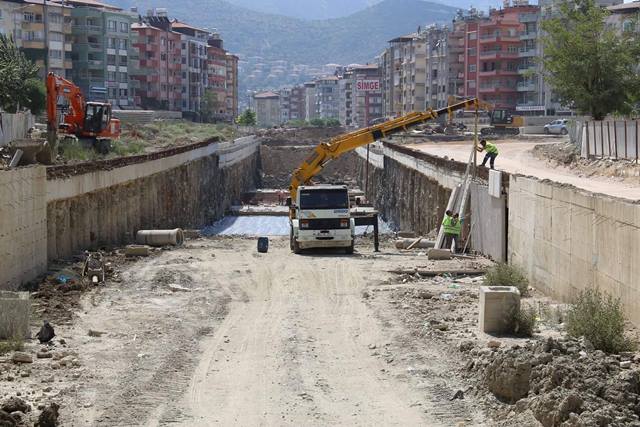 Uğur mumcuda beton asfalt çalışması başladı